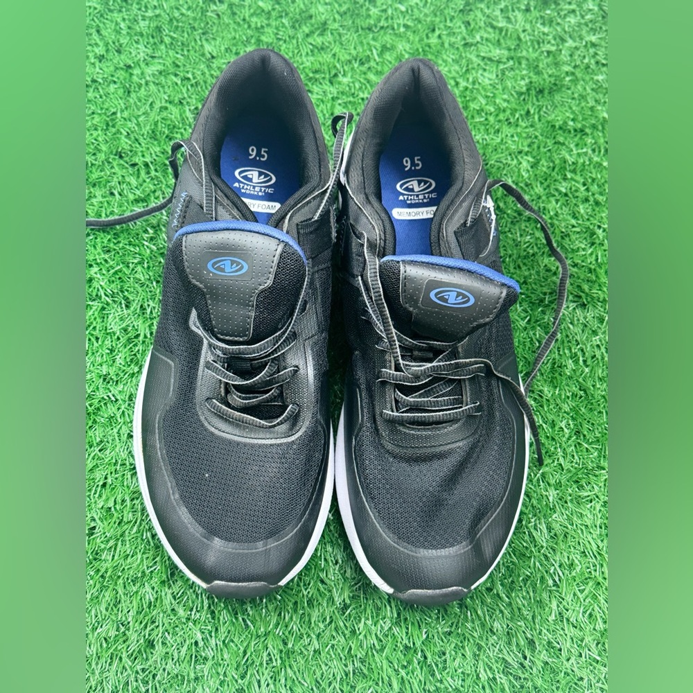 Athletic Works Men’s Sneakers Size 9.5‎